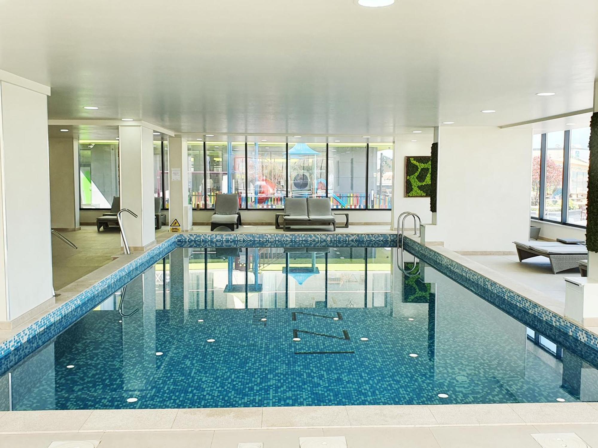 Purple Onyx - Pool & Spa Beach Resort Năvodari Екстериор снимка