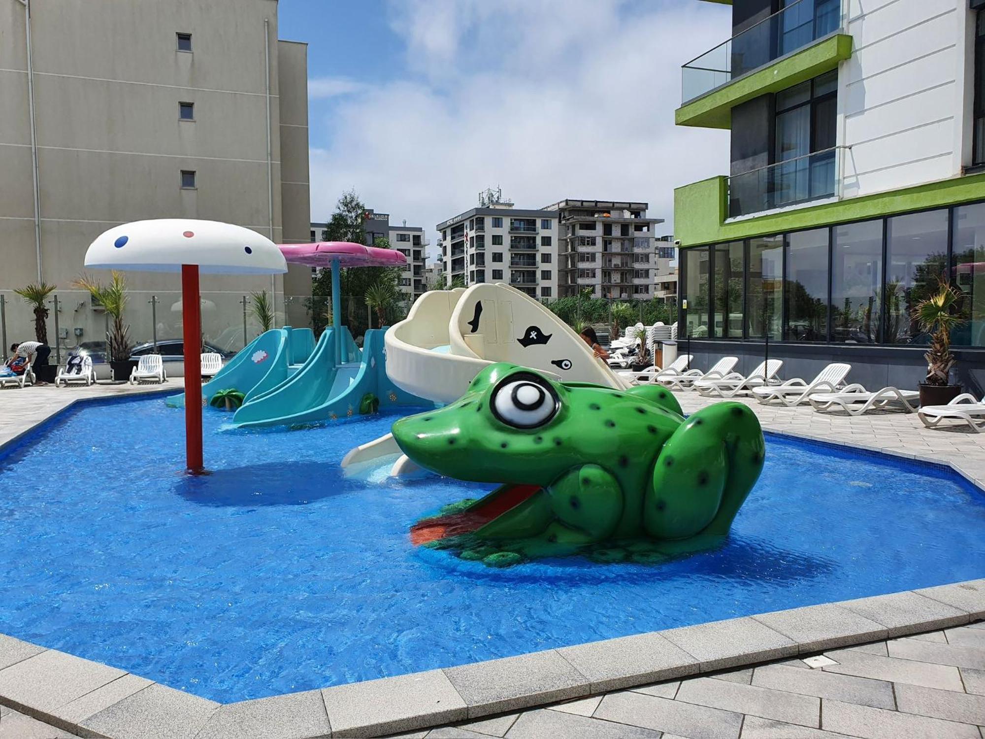 Purple Onyx - Pool & Spa Beach Resort Năvodari Екстериор снимка