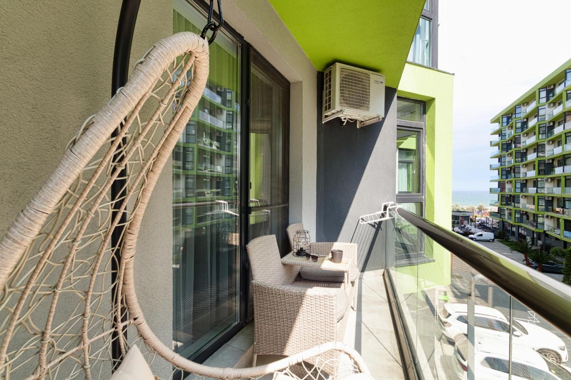 Purple Onyx - Pool & Spa Beach Resort Năvodari Екстериор снимка