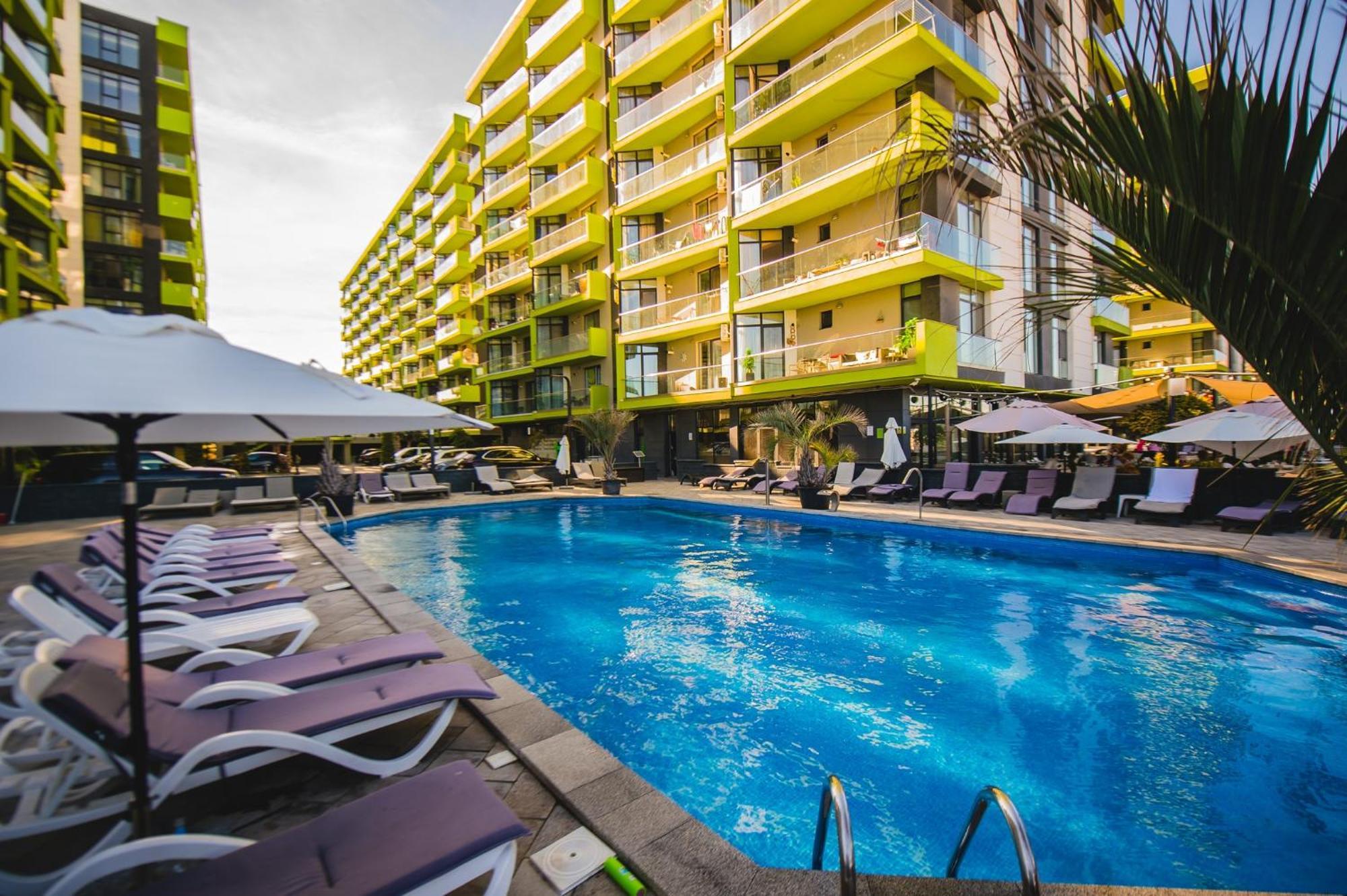 Purple Onyx - Pool & Spa Beach Resort Năvodari Екстериор снимка
