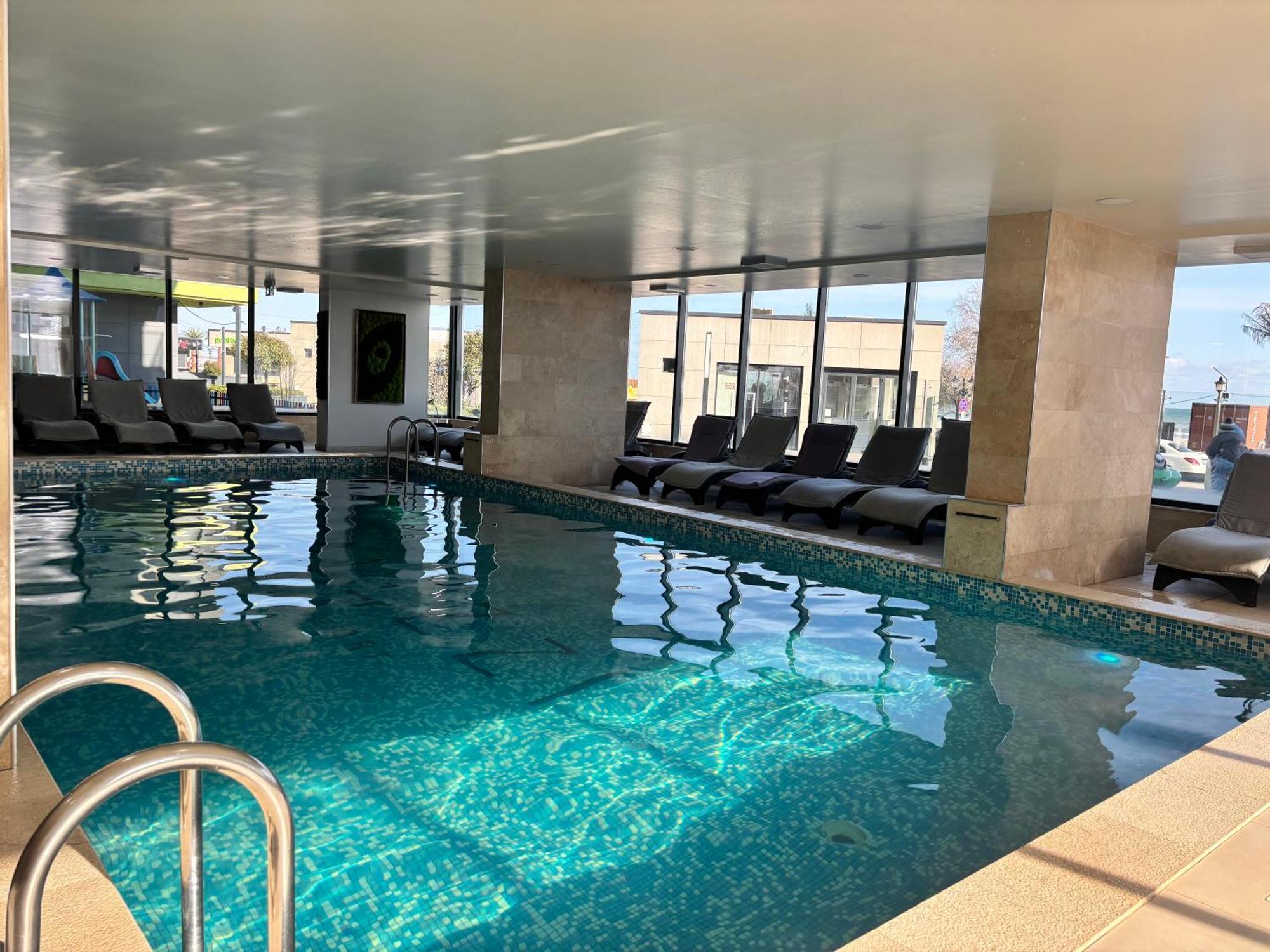Purple Onyx - Pool & Spa Beach Resort Năvodari Екстериор снимка