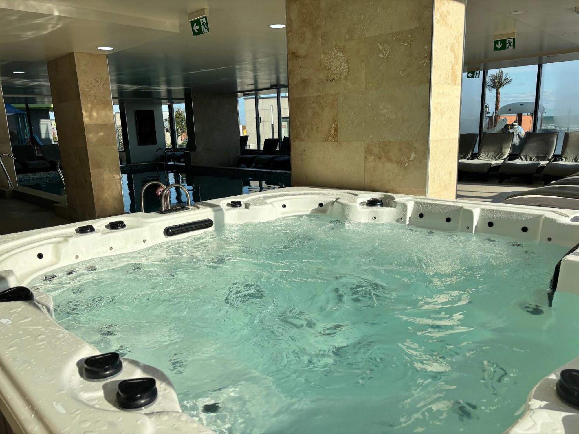 Purple Onyx - Pool & Spa Beach Resort Năvodari Екстериор снимка