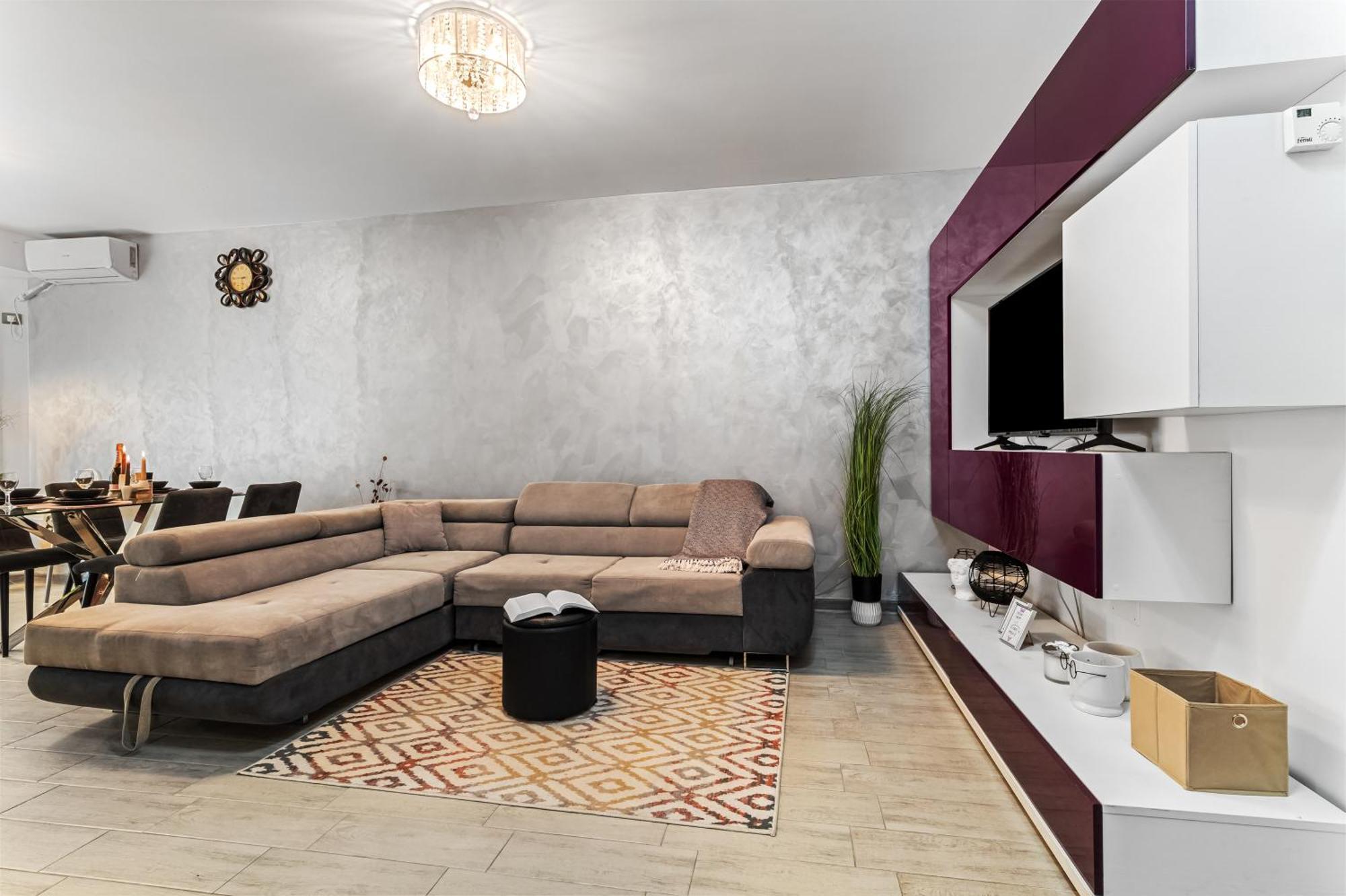Purple Onyx - Pool & Spa Beach Resort Năvodari Екстериор снимка